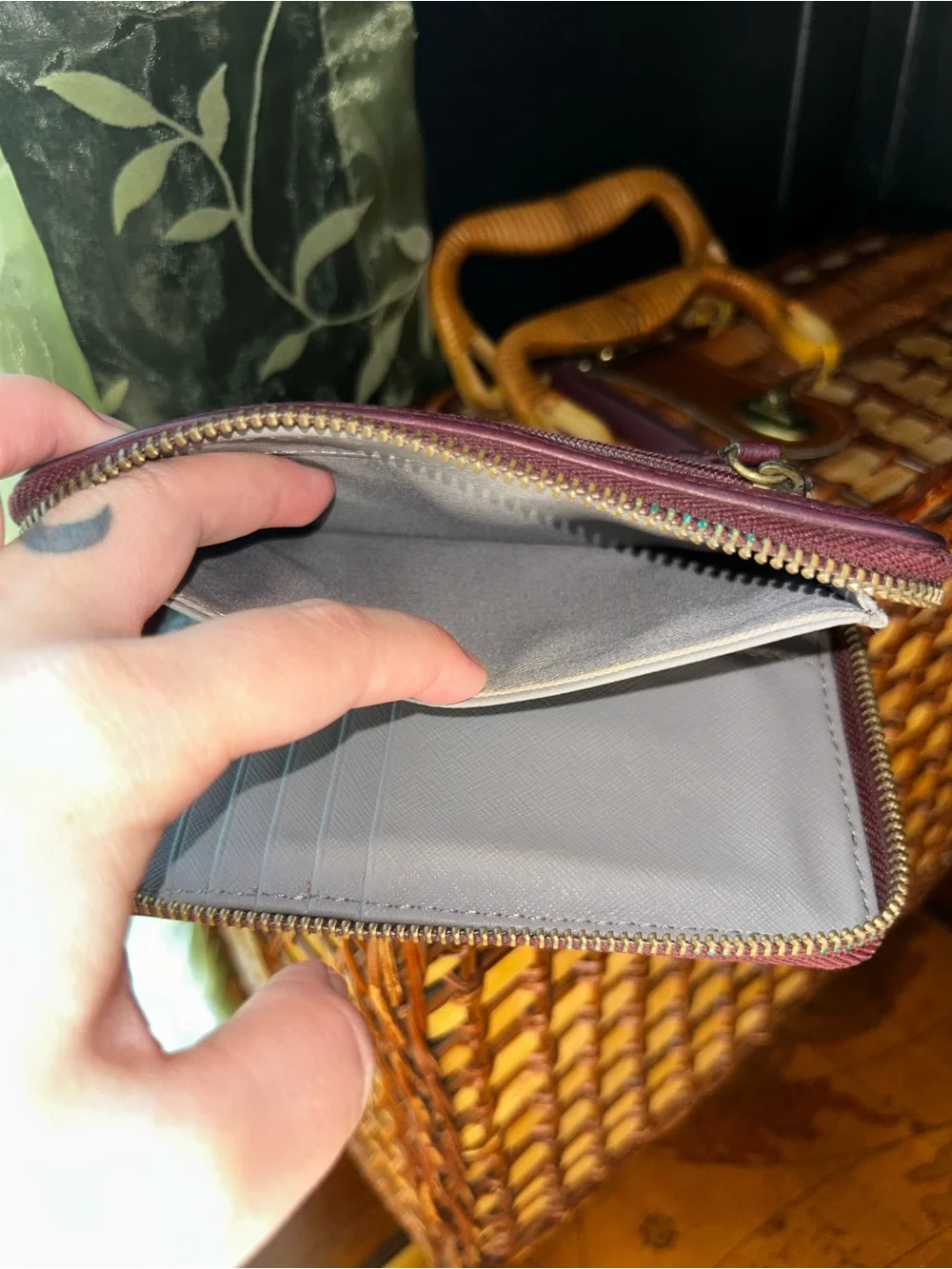 Fossil Jori RFID Zip Clutch Red Wine Leather Wristlet Wallet -GUC-
